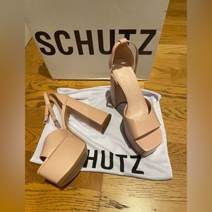SCHUTZ Women's Lenne Platform Square Toe Heeled Sandal. Size 7